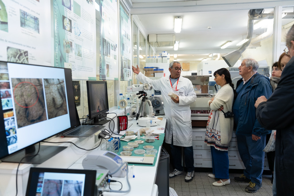 Pôle scientifique Microbiologie