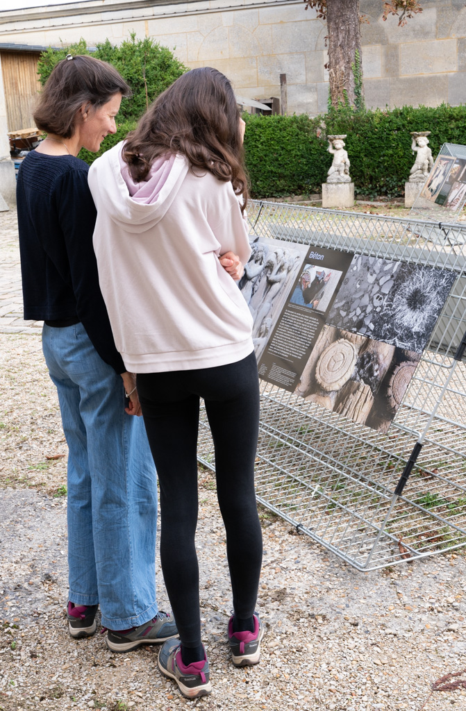 Panneaux de présentation des pôles scientifiques